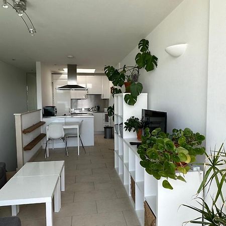 Bright And Airy Islington Apartment Лондон Екстериор снимка